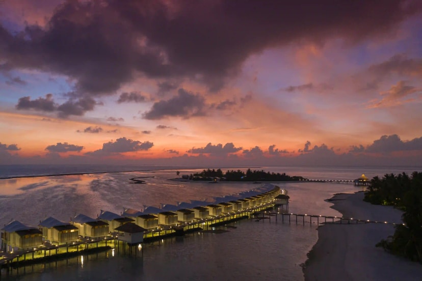 Cinnamon Hakuraa Huraa view 1